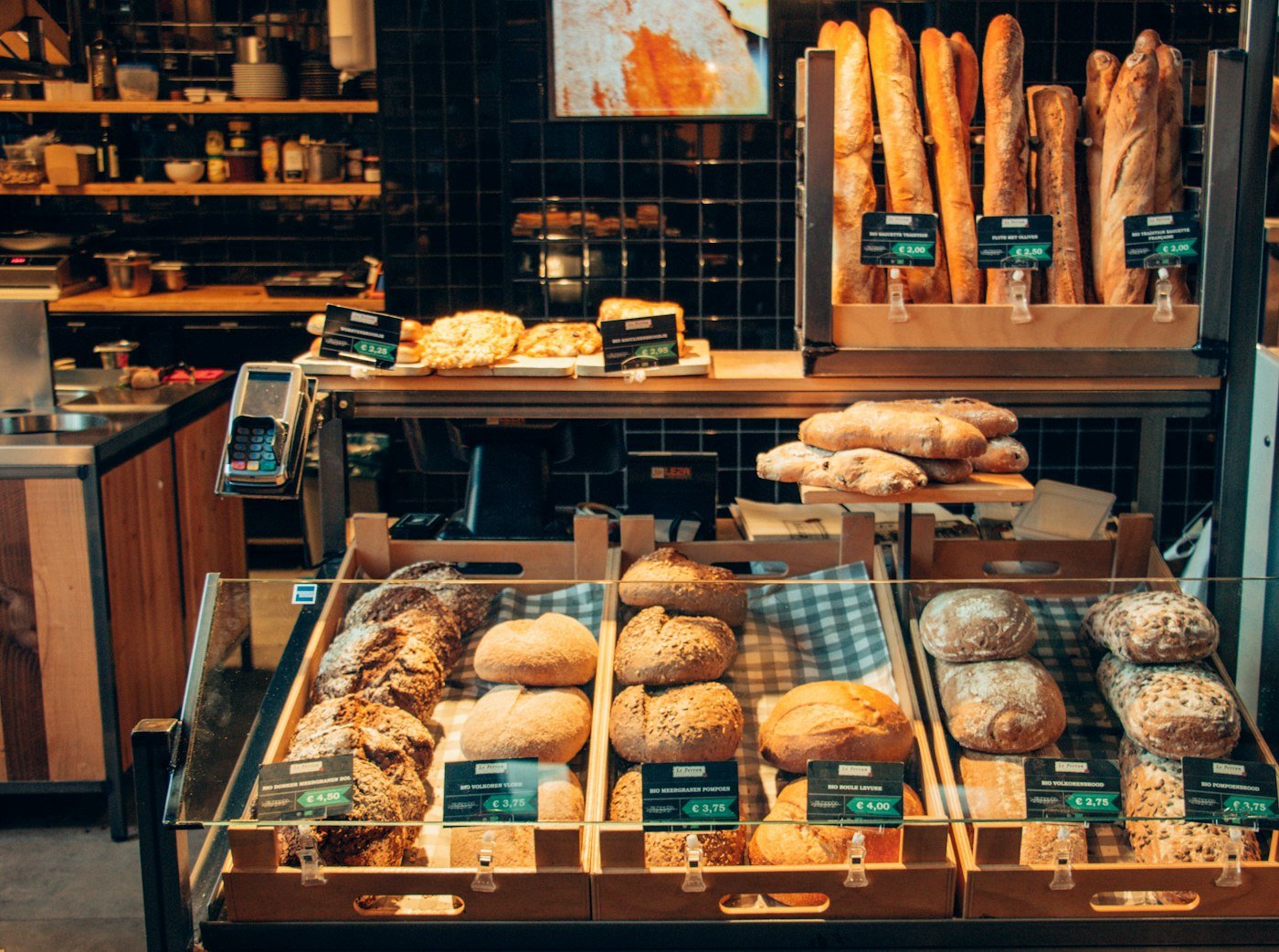 Cosmetic & Bakery Displays